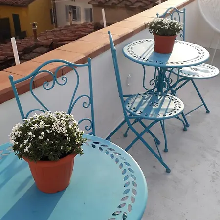 The Dream Terrace - Lea Blue *